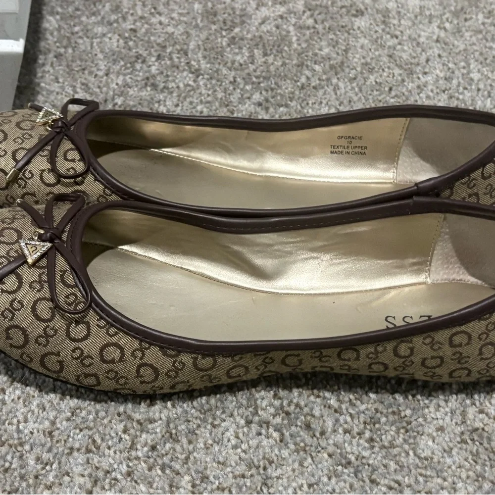 Guess Women's Tan and Brown Logo Flats - Picture 2 of 5